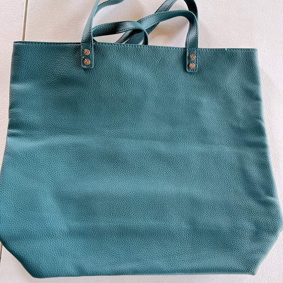 Thirty One Around Town Tote - Picture 1 of 2
